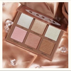 Ace Beauté Glow Essentials Highlighter Palette